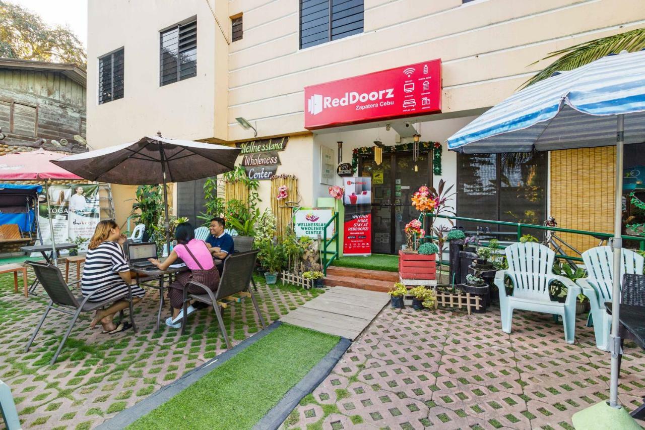 Reddoorz @ Zapatera Cebu Hotel Екстериор снимка